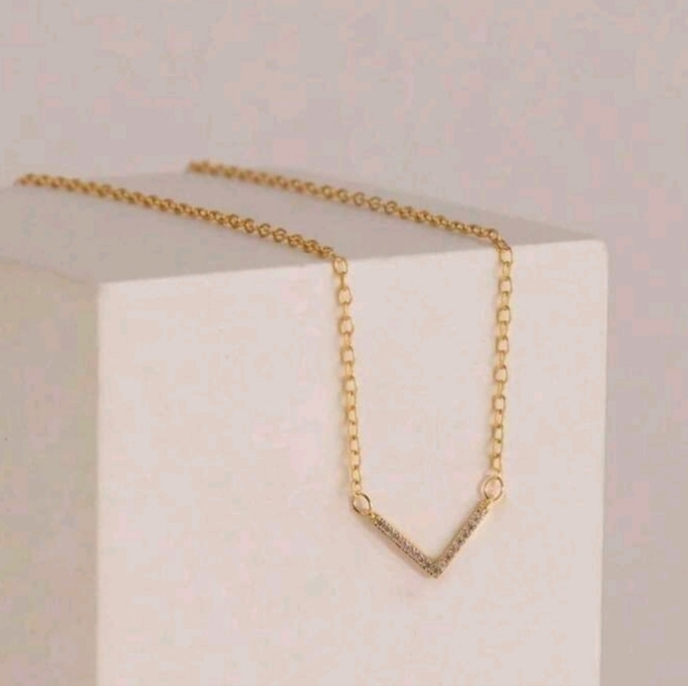 NEW! Gold Plated Delicate Classy Diamond Chevron V-Shaped Necklace